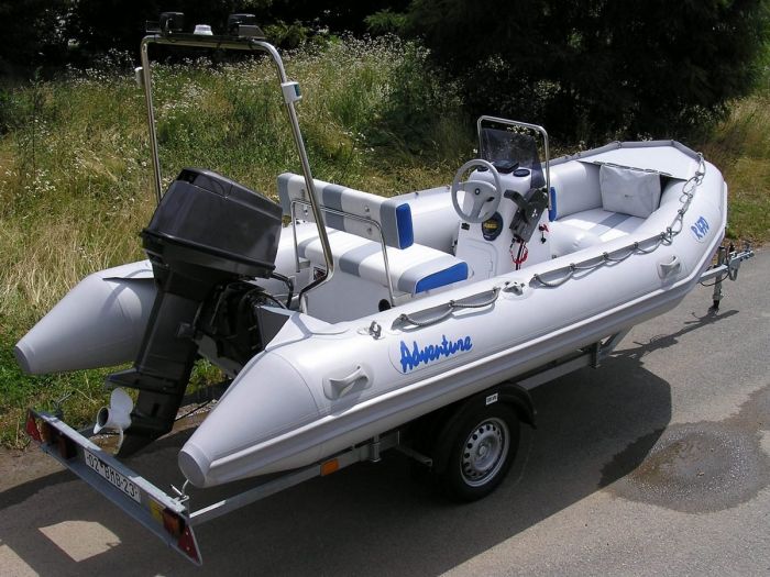 Професійний надувний човен Adventure Rubikon R-470