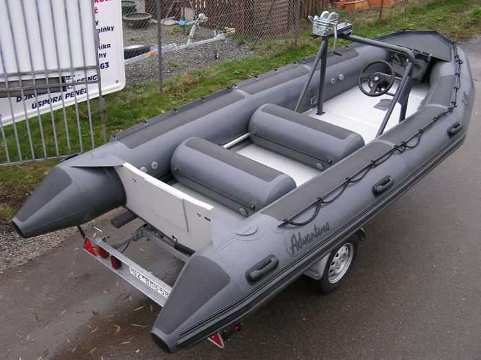 Професійний надувний човен Adventure Rubikon R-495